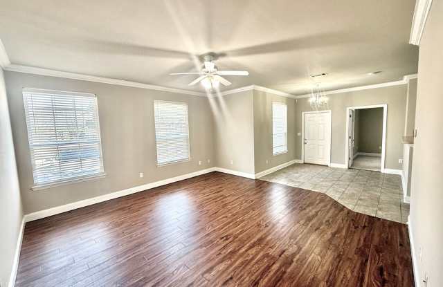 2 Bedroom Condo Near LSU! Located in a gated community. photos photos