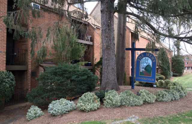 The Mews Condo - 38 North Main Street, West Hartford, CT 06107