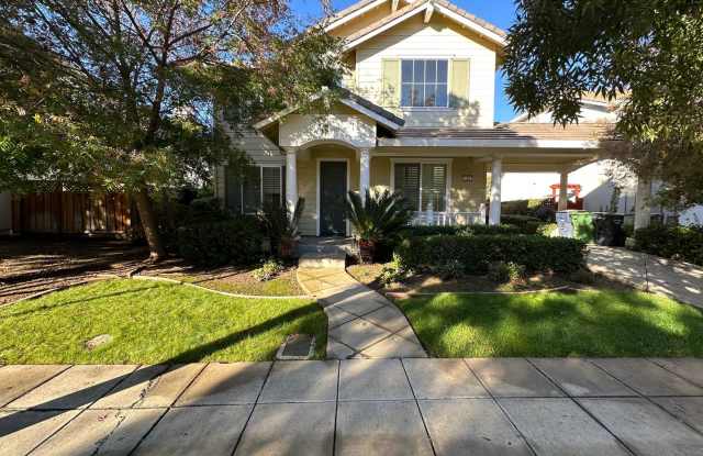 Beaitiful 4 Bedroom, 2.5 Bath Mountain House Home. - 139 South Vista Hermosa Street, Mountain House, CA 95391