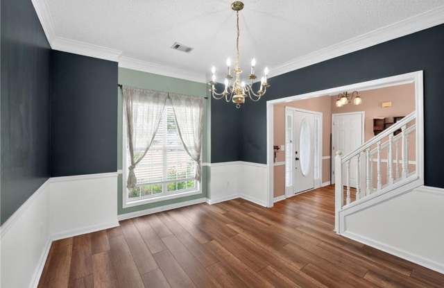 Spacious 5BR Home with Bonus Room & Private Backyard in Stockbridge Gallery 3