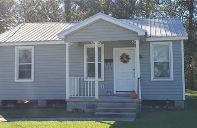 205 N ELLZEY Street - 205 North Ellzey Street, Hammond, LA 70401