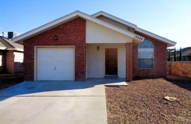 Welcome To This Charming Single Level Home With Evaporative Air Located In Quiet Eastside Neighborhood photos photos