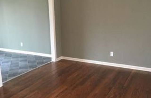 9810 Wallace Avenue Gallery 2