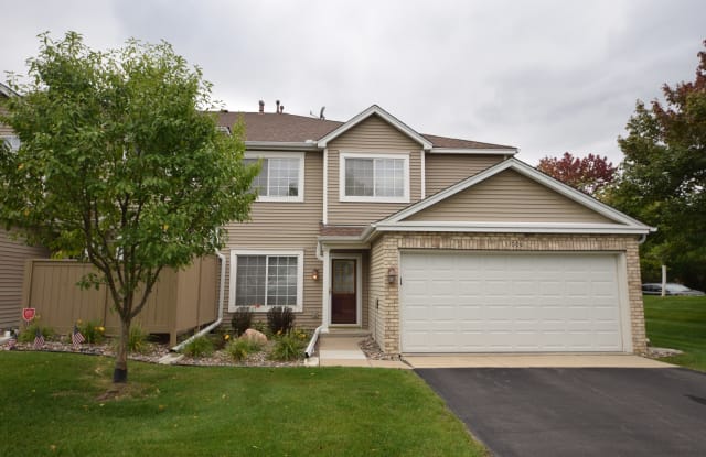 11006 Lexington Dr - 11006 Lexington Dr, Eden Prairie, MN 55344