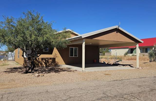 Great home with an easy commute to Benson, Tucson or Sierra Vista Gallery 1