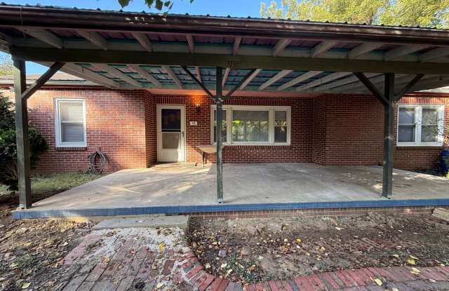 3 Bedroom Ranch - Charming Country Living - LARGE fenced in yard! photos photos