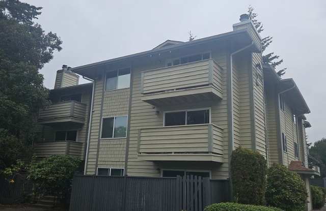 Renton Sunset Heights Condominiums - 2 bedroom 1 bathroom lower floor unit - Water,Sewer  Garbage included- Available Nov 1st! photos photos