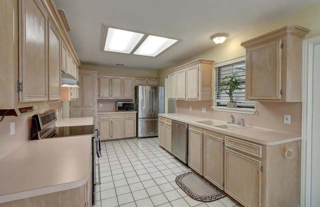 4321 Holly Ridge - 3/bed 2/bath $1975/mo Gallery 4