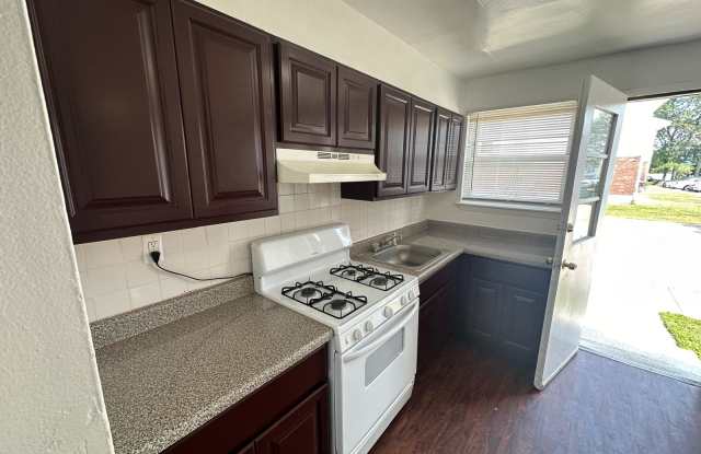 100 Roosevelt Ave - 100 Roosevelt Avenue, Carteret, NJ 07008