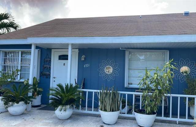 4701 NW 6th Ave - 4701 Northwest 6th Avenue, Deerfield Beach, FL 33064