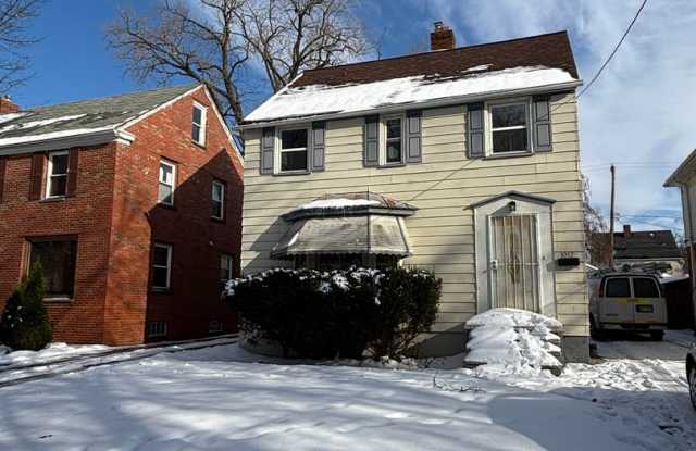 3 Bedroom Home – Section 8 Welcome – Fully Updated! 3057 Livingston Road, Cleveland, OH 44120 Rent: $1,395/month - 3057 Livingston Road, Cleveland, OH 44120