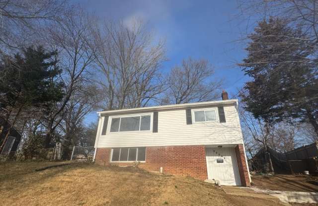 13426 GREENACRE Drive - 13426 Greenacre Drive, Marumsco, VA 22191