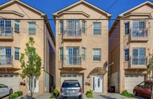 500 LIBERTY AVE photos photos