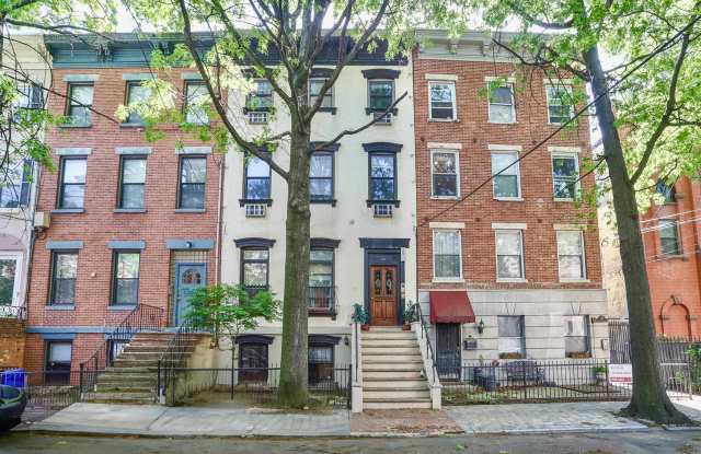 137 GARDEN ST photos photos