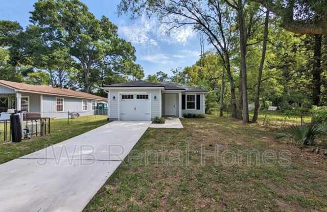 5741 Teeler Ave photos photos