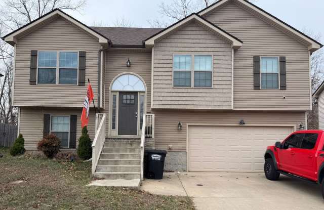 Split Foyer with a Fenced Backyard! photos photos
