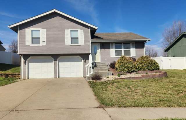 3BR, 2.5BTH, 2CAR ATT GAR, Privacy Fenced Yard - In Washburn Rural Schools! photos photos