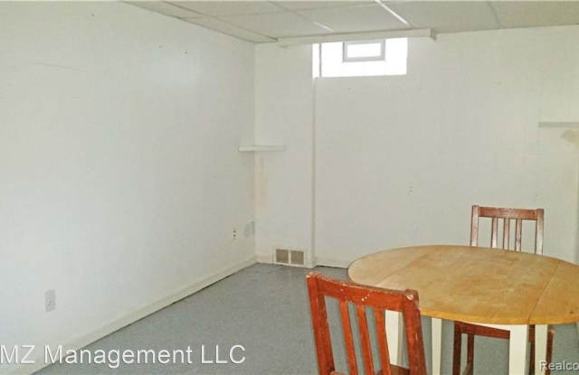 1019 N Wilson Gallery 4