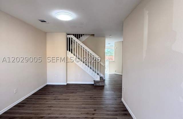 8528 SW 166th Pl Gallery 4