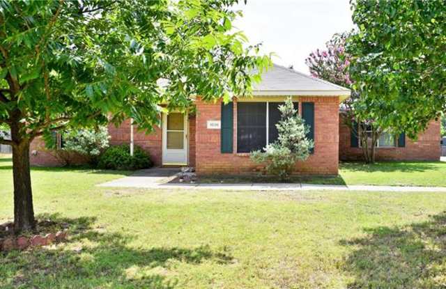 1036 Summit Drive - 1036 Summit Drive, Justin, TX 76247
