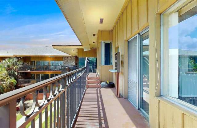 4850 SW 63rd Ter photos photos