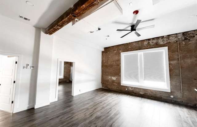 101 E Main Street - 101 East Main Street, Denison, TX 75021