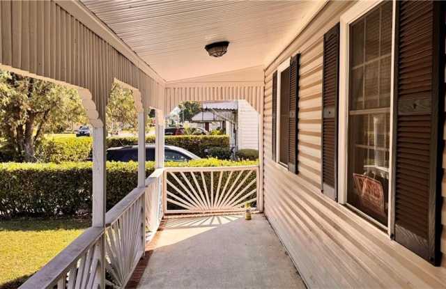 942 Douglas Avenue Gallery 3