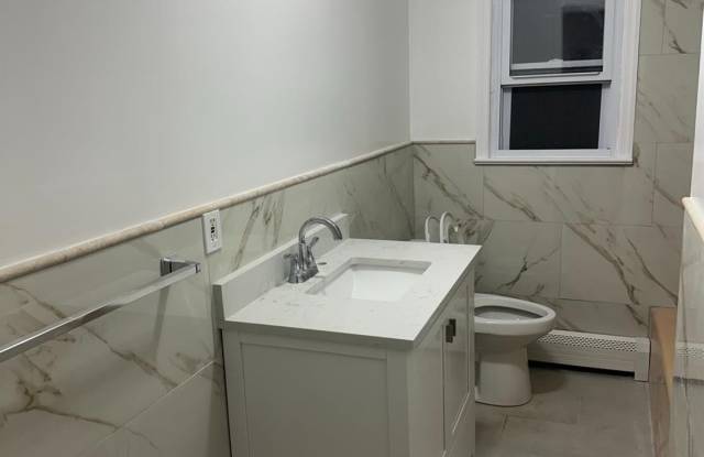 448 Baker Place Gallery 4