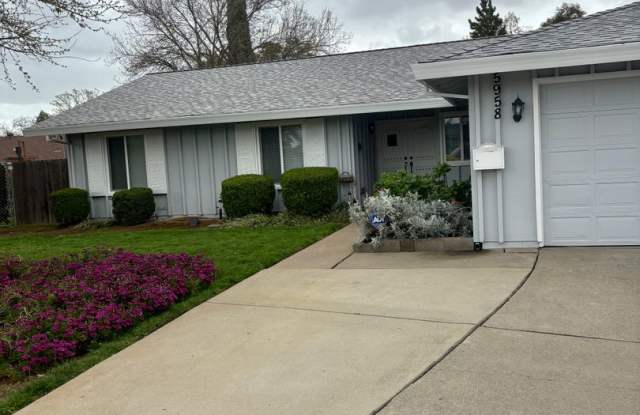 Honey-Stop The Car! This house has it all! 3/2 with Pool!!! Please read entire ad for viewings! photos photos Honey-Stop The Car! This house has it all! 3/2 with Pool!!! Please read entire ad for viewings! photos photos