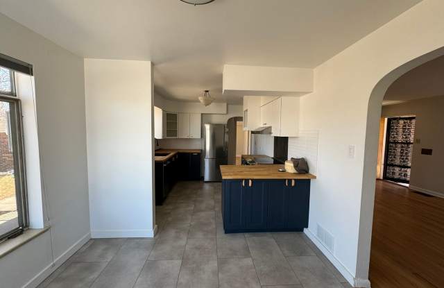 4 Bedroom Home with Large Yard and Finished Basement Near Regis University Gallery 1