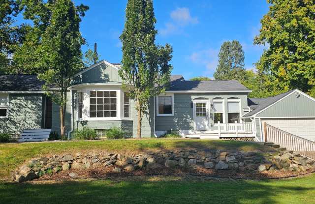Amazing House with Large Lot in Franklin Village - 26179 West 13 Mile Road, Franklin, MI 48025