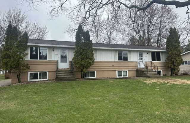 Remodeled Two Bedroom Duplex photos photos