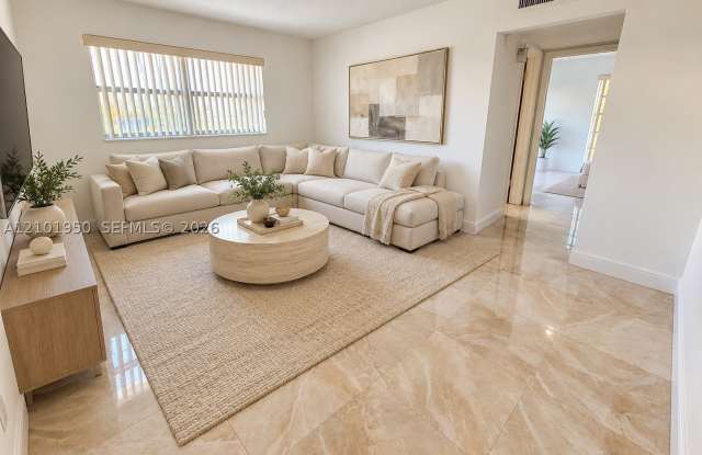 7540 SW 59th Ct Gallery 1