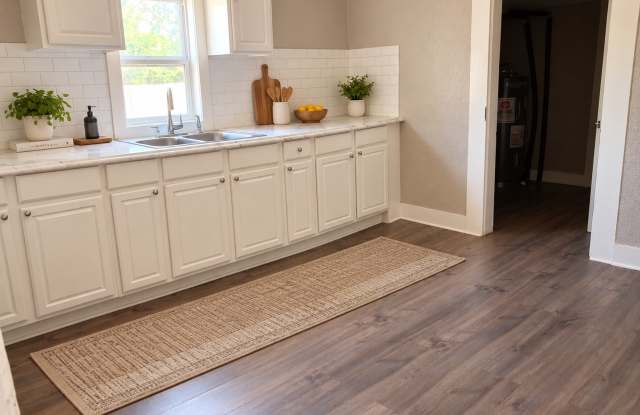 Charming 3 Bedroom - Corner Home Gallery 3