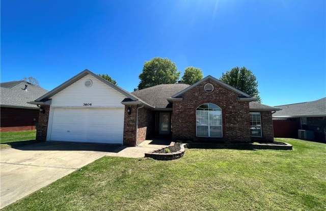 3604 Mockingbird  LN - 3604 Mockingbird Lane, Rogers, AR 72756