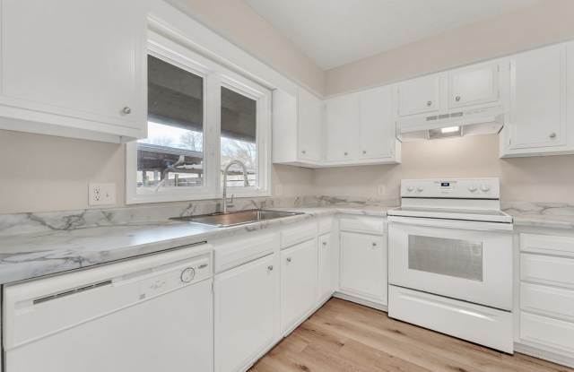 Hickory Village 55 Plus, LLC - 3700 E Cherry St Springfield, MO 65809 - 633 South Hickory Avenue, Springfield, MO 65809