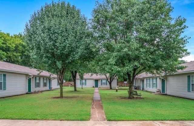 605 College Street - 605 College Street, Edgewood, TX 75117