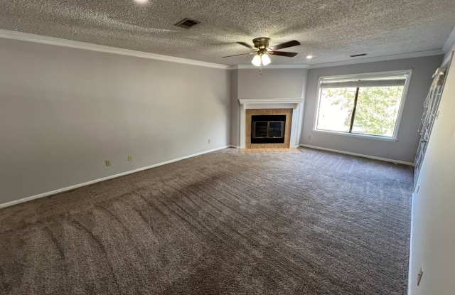 Gated Community with a Pool - 1300 North Church Street, Jonesboro, AR 72401