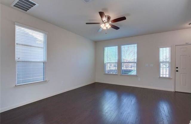 18418 Mammoth Cave Boulevard Gallery 4