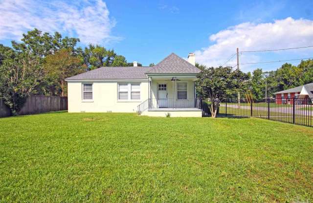 1221 E Hernandez St photos photos