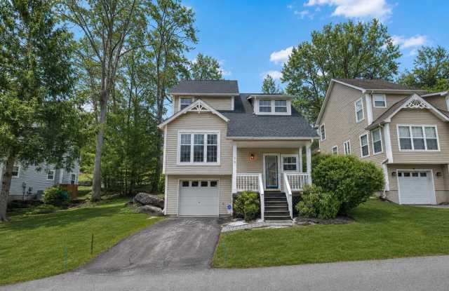 212 Hawthorne Village Court Gallery 1