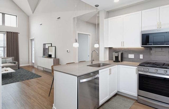 220 Grand Union Blvd. Unit E12 photos photos