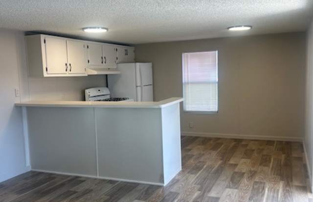 9427 E University Dr photos photos