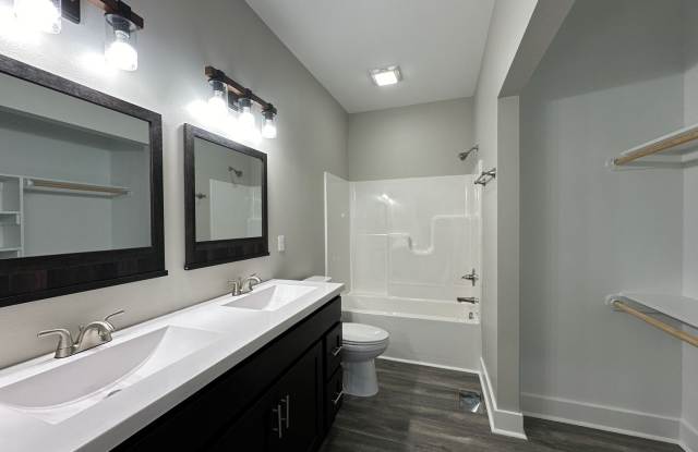 3 Bedroom • 2 Bath Duplex on 23rd Street! Gallery 4
