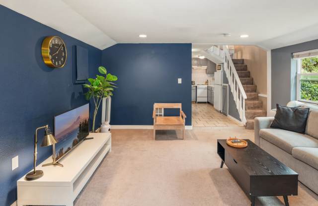 9718 Slater Avenue Northeast Gallery 3