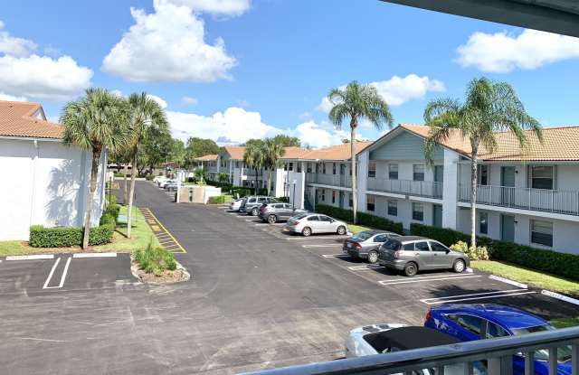 2750 Forest Hills Boulevard unit: 208 photos photos