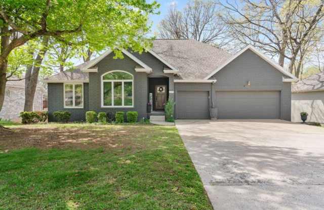 Executive rental in SW Springfield photos photos