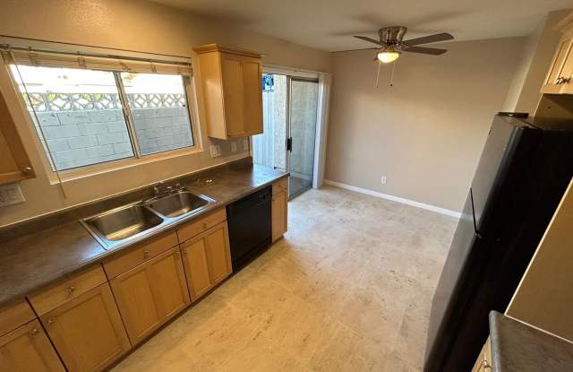 2 Bedroom 1.5 Bath Townhome. Gated Community. Upgraded & 2 Parking Spaces photos photos