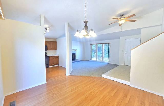 $2,595 - 4 Bed / 2 Bath Beautiful Home in Indian Trail Gallery 4
