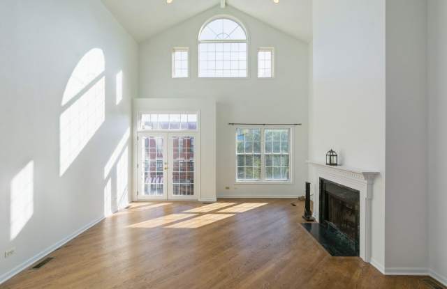 3052 N SHEFFIELD Avenue Gallery 2